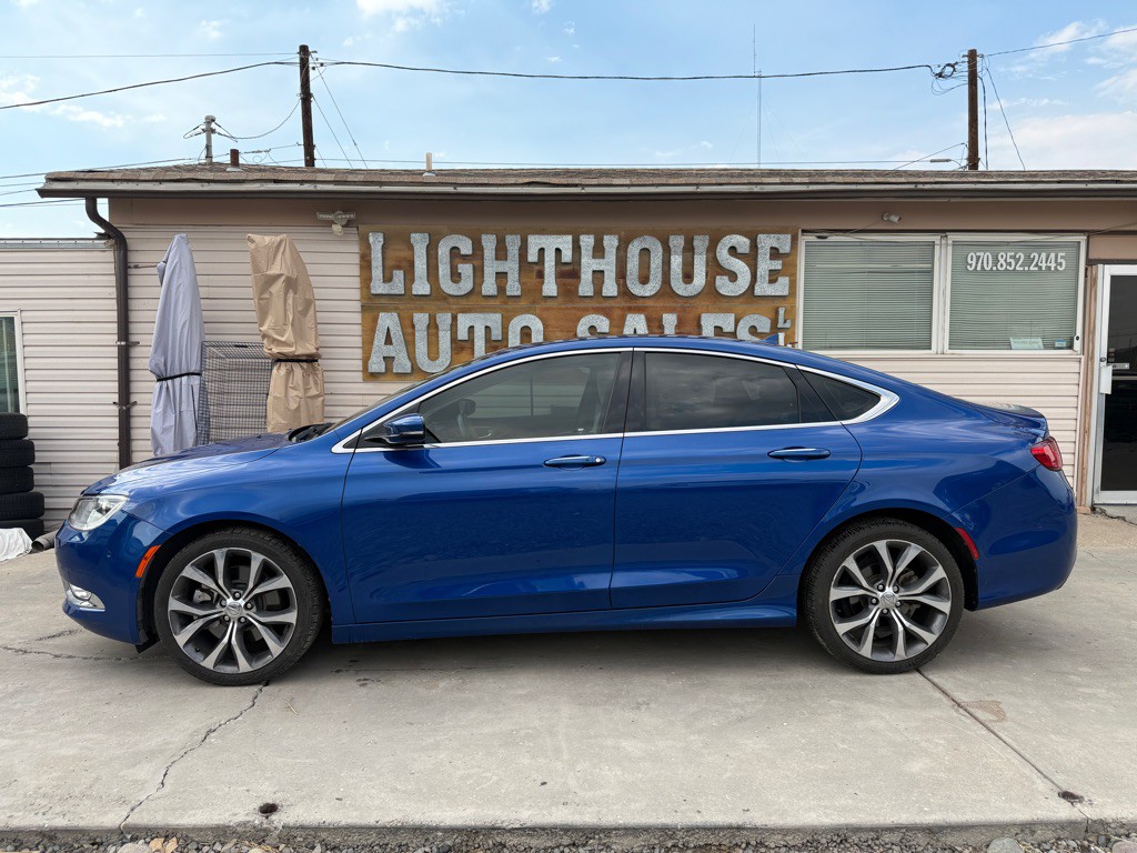 2015 Chrysler 200 Image 2