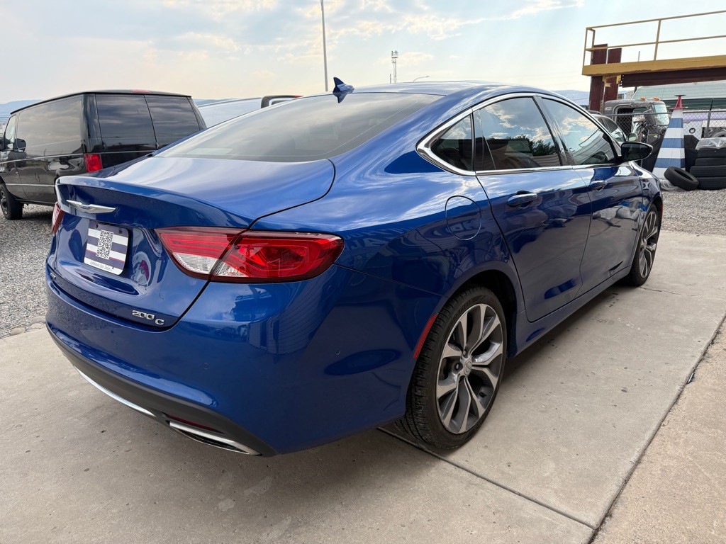 2015 Chrysler 200 Image 5
