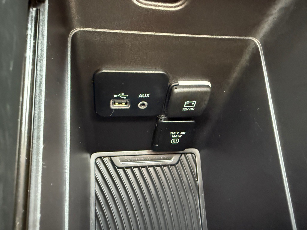 2015 Chrysler 200 Image 16