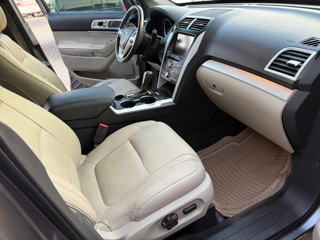 2014 Ford Explorer Image 9