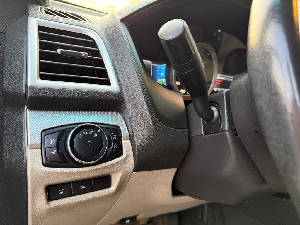 2014 Ford Explorer Image 16