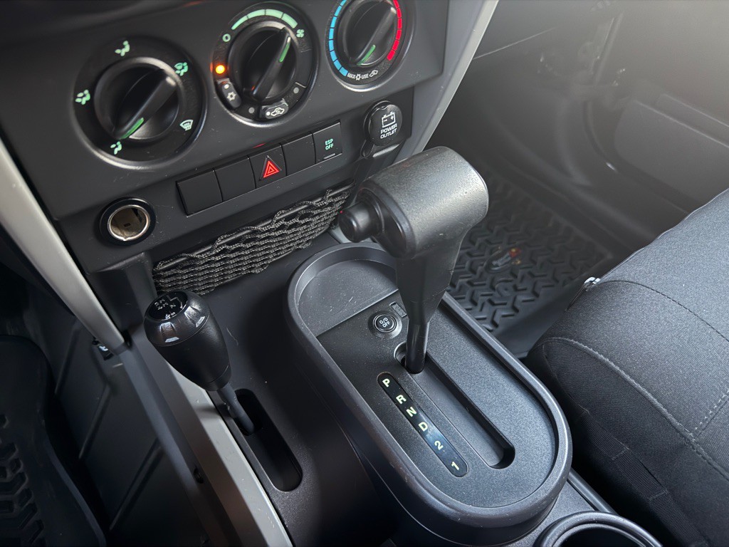 2009 Jeep Wrangler Image 13