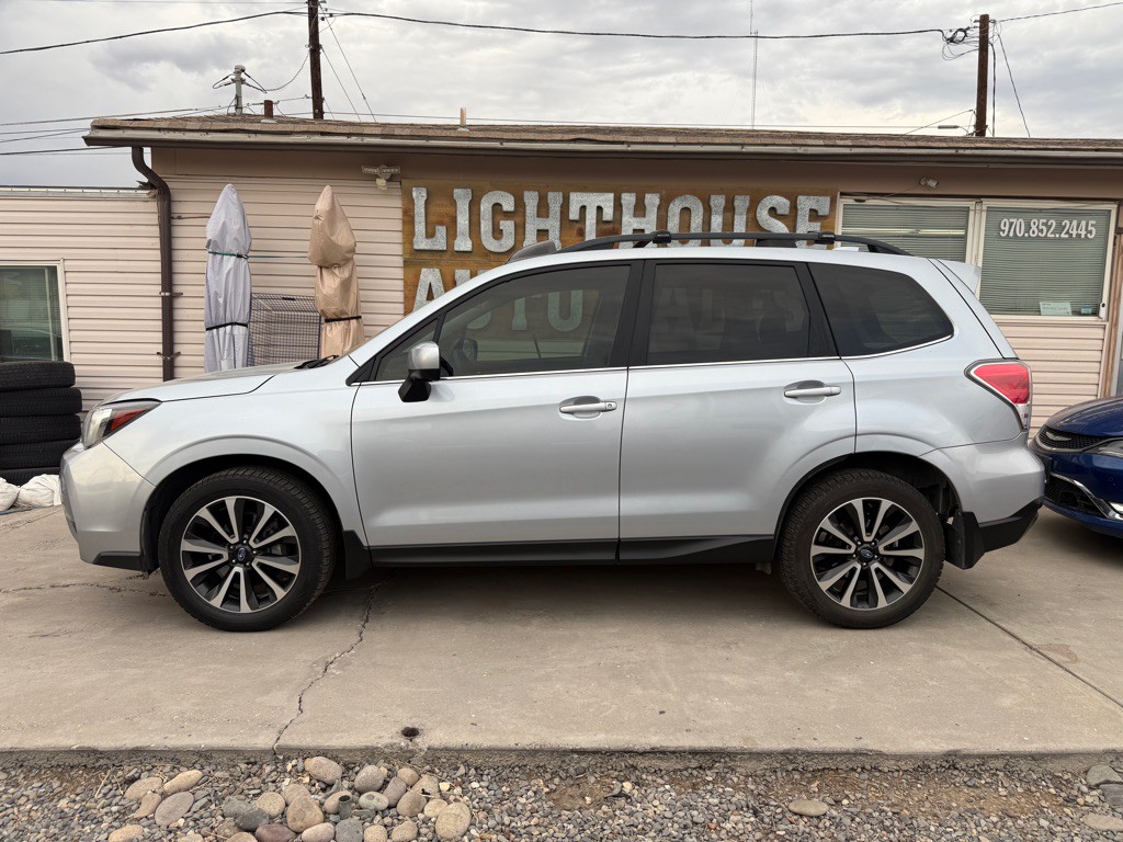 2017 Subaru Forester Image 2