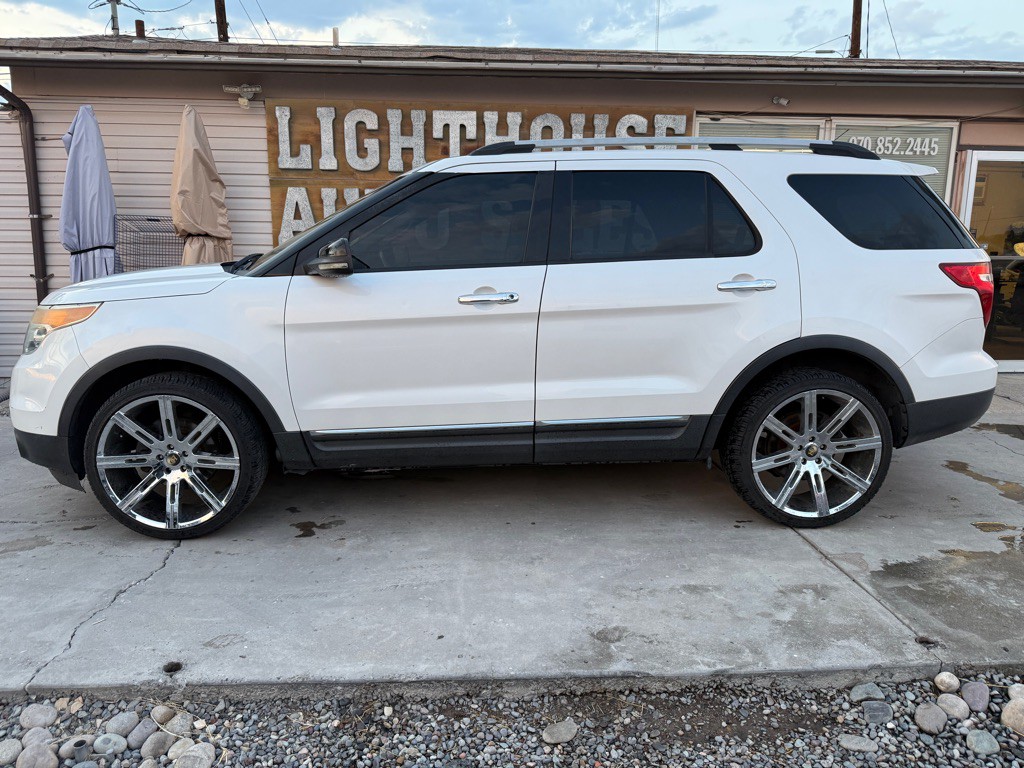 2013 Ford Explorer Image 2