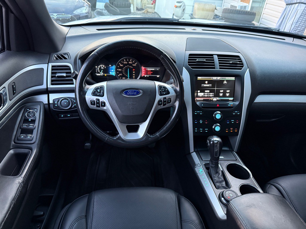 2013 Ford Explorer Image 9