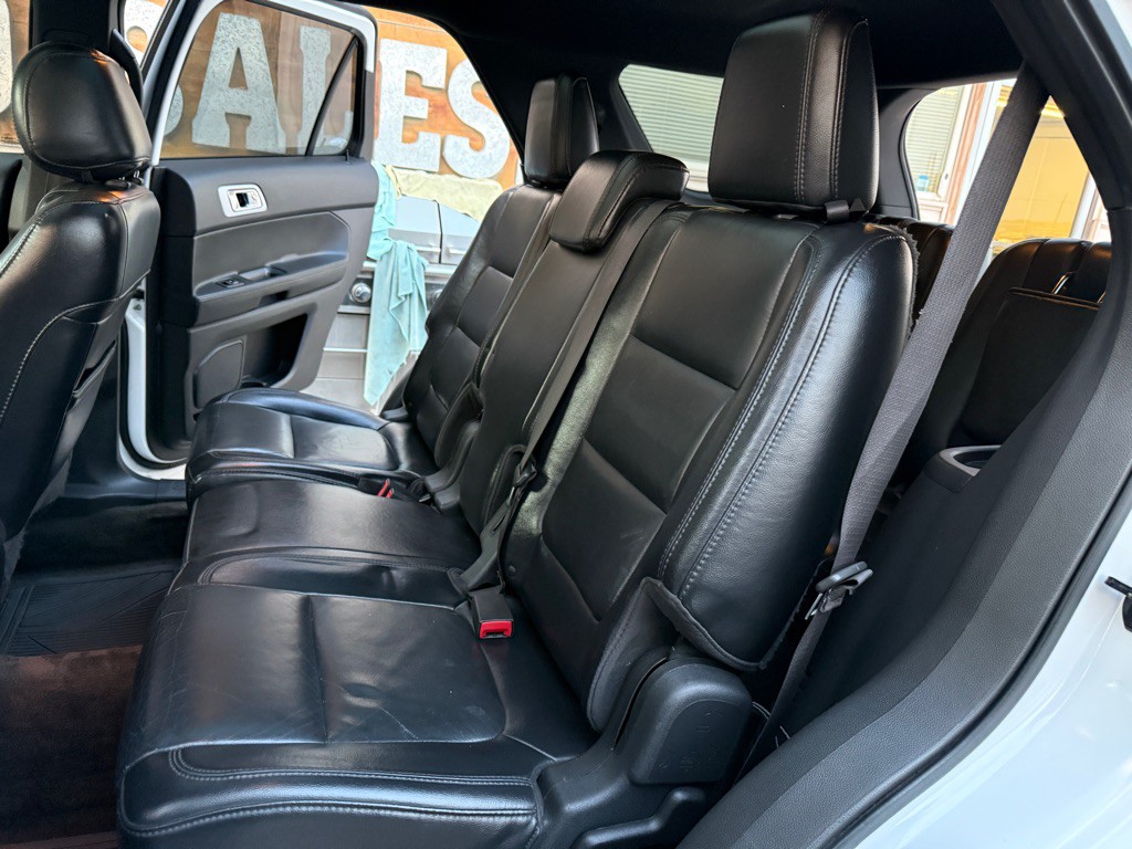 2013 Ford Explorer Image 10