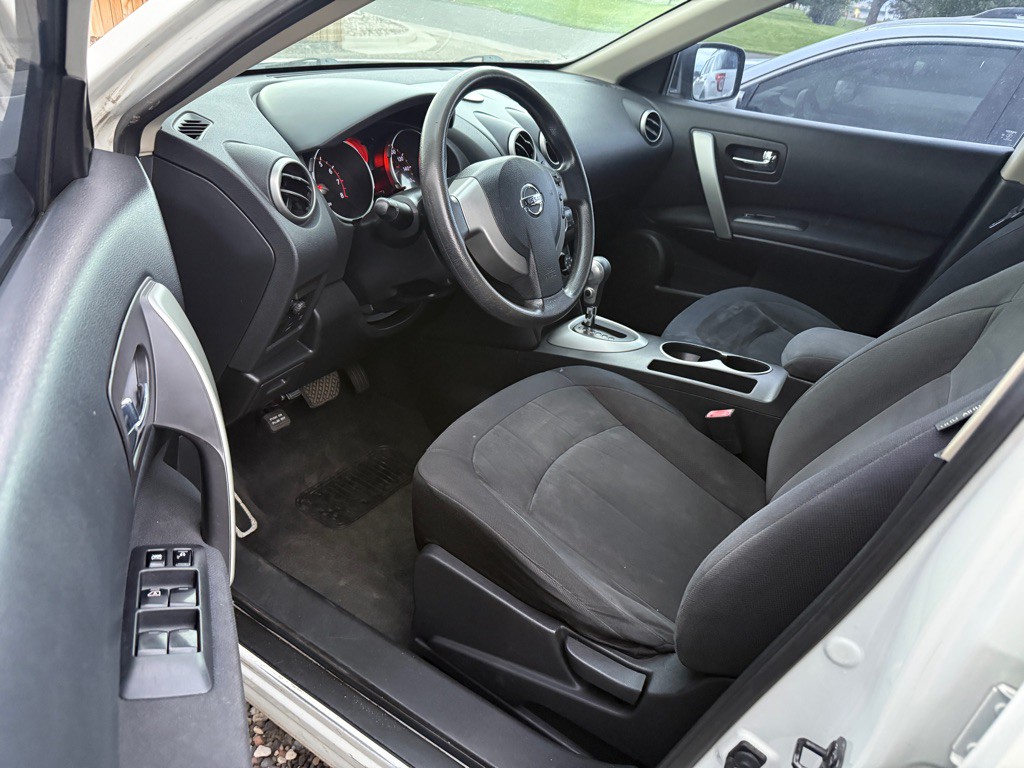 2010 Nissan Rogue Image 8