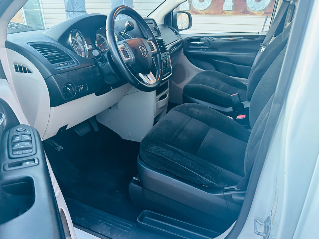 2015 Dodge Grand Caravan Image 8