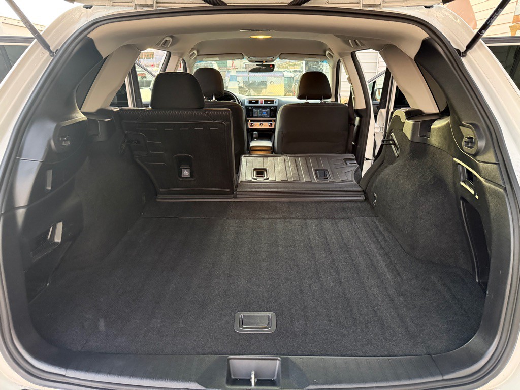 2017 Subaru Outback Image 16