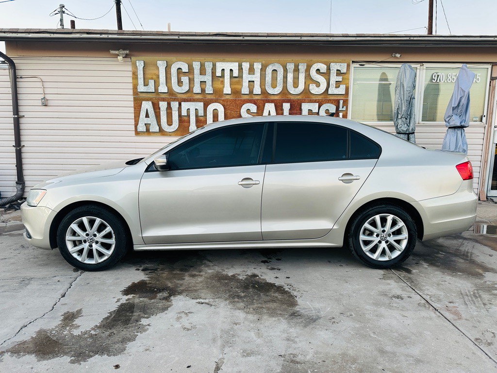 2012 Volkswagen Jetta Image 2