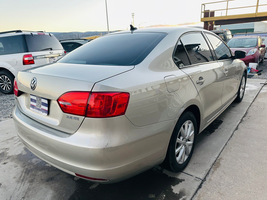 2012 Volkswagen Jetta Image 5