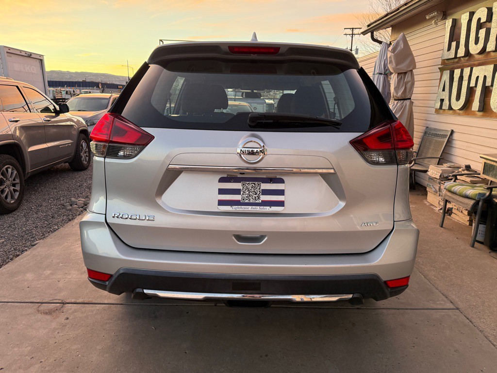 2017 Nissan Rogue Image 4