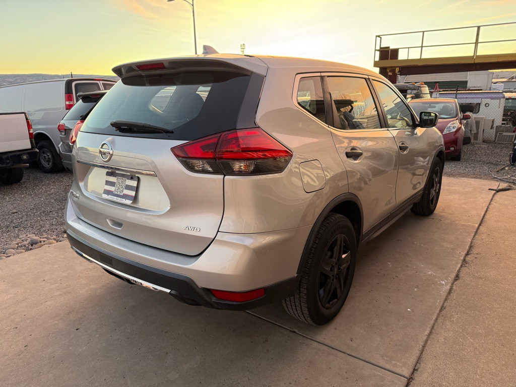 2017 Nissan Rogue Image 5