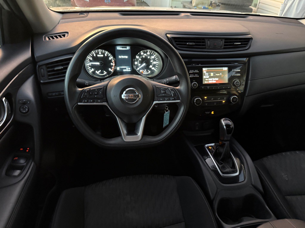 2017 Nissan Rogue Image 9