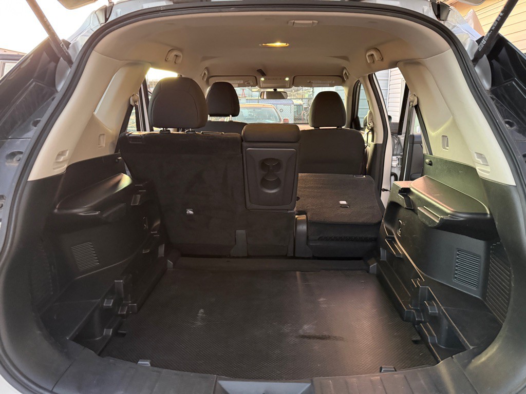 2017 Nissan Rogue Image 13