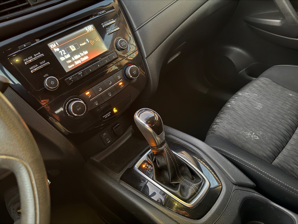 2017 Nissan Rogue Image 17