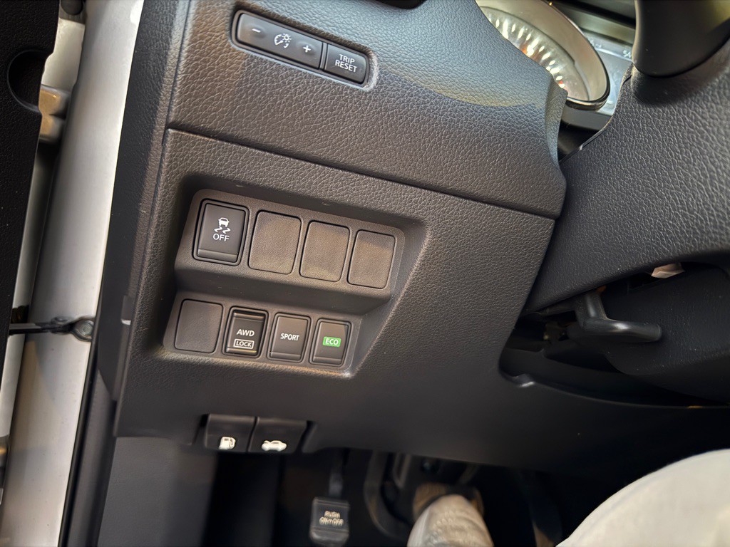 2017 Nissan Rogue Image 18