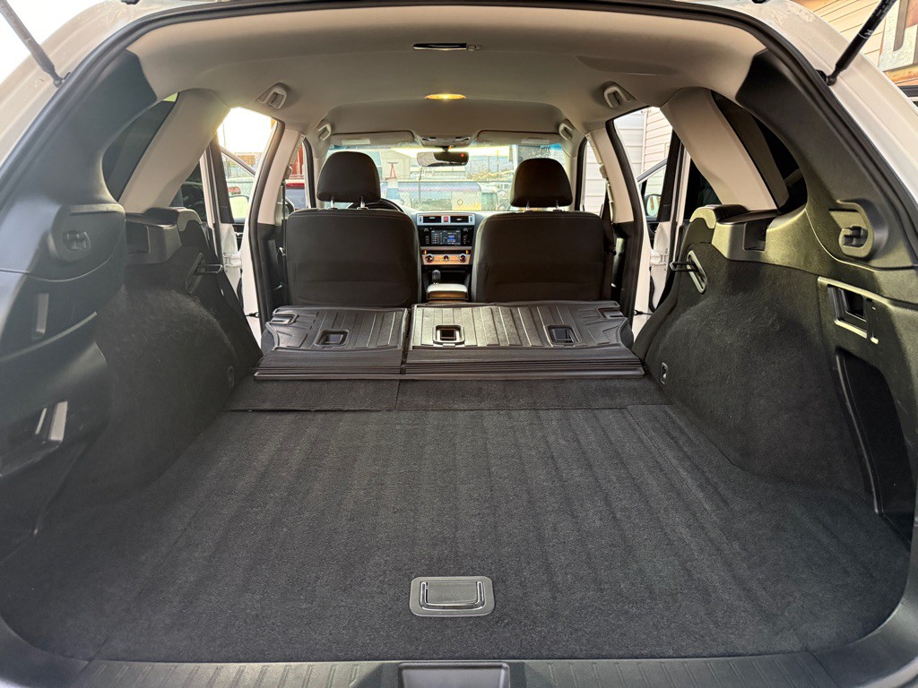 2017 Subaru Outback Image 17