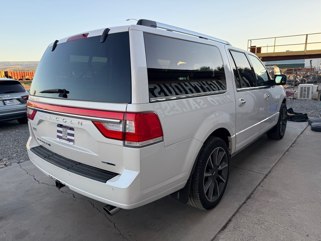 2016 Lincoln Navigator Image 5