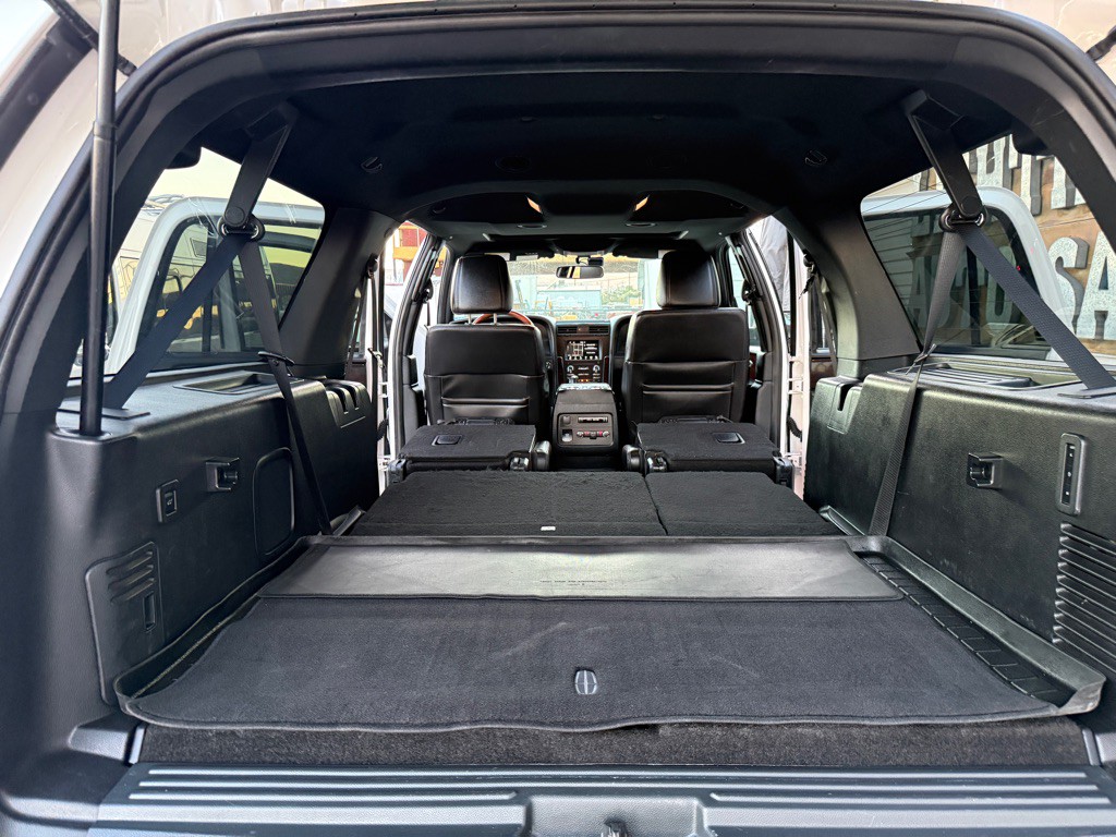 2016 Lincoln Navigator Image 15