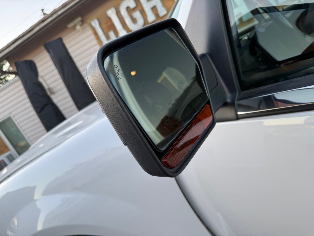 2016 Lincoln Navigator Image 20