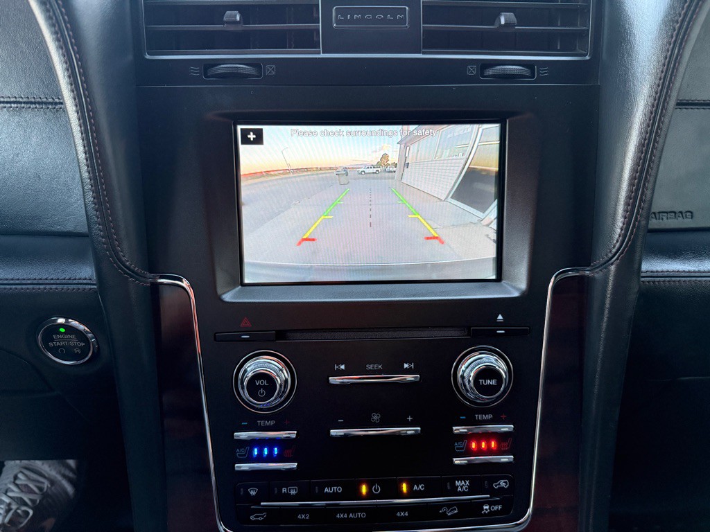 2016 Lincoln Navigator Image 23