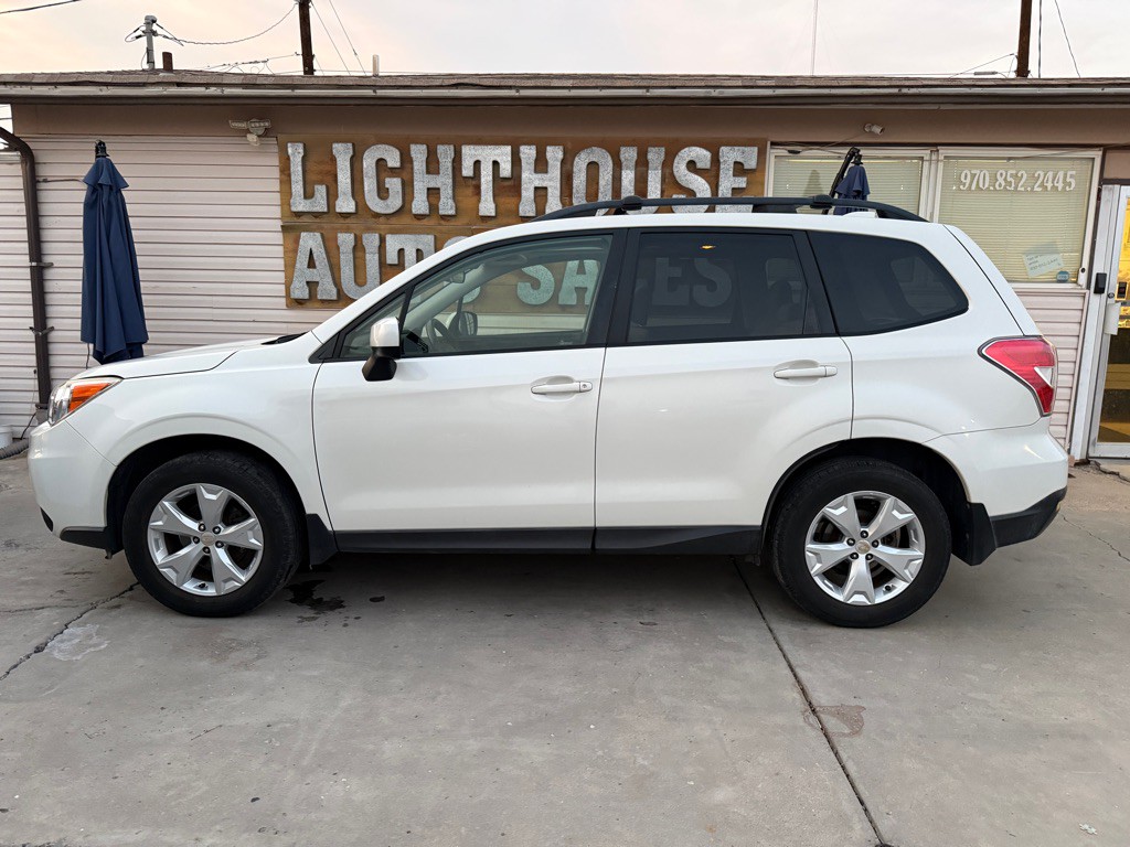 2016 Subaru Forester Image 2