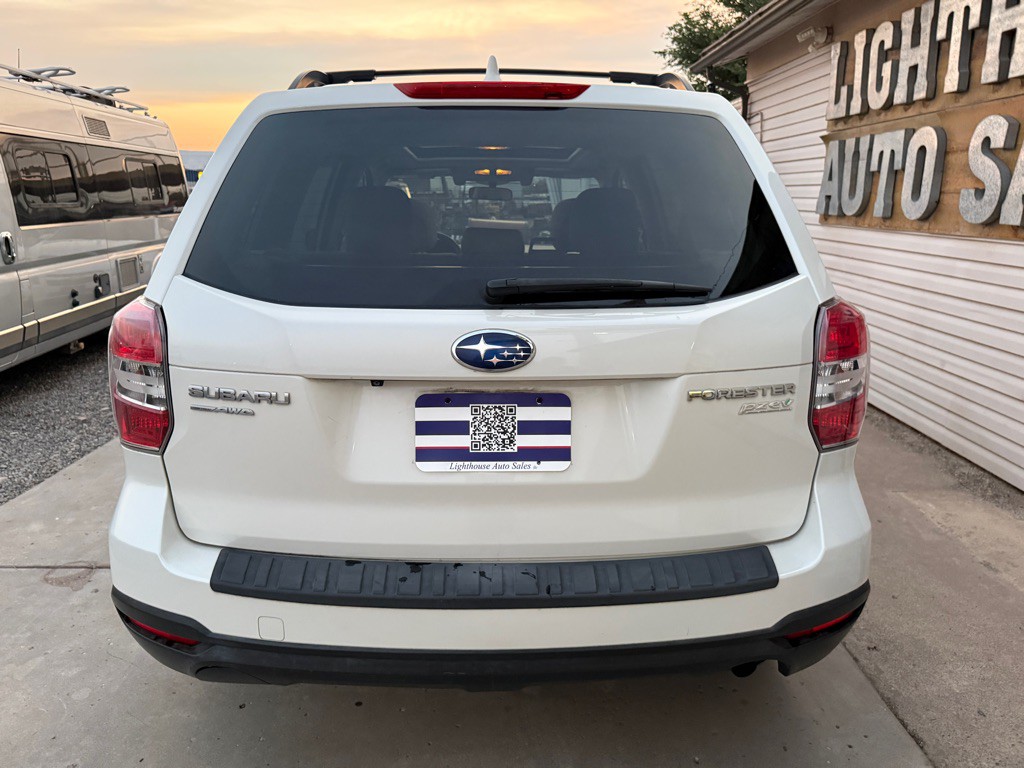 2016 Subaru Forester Image 4