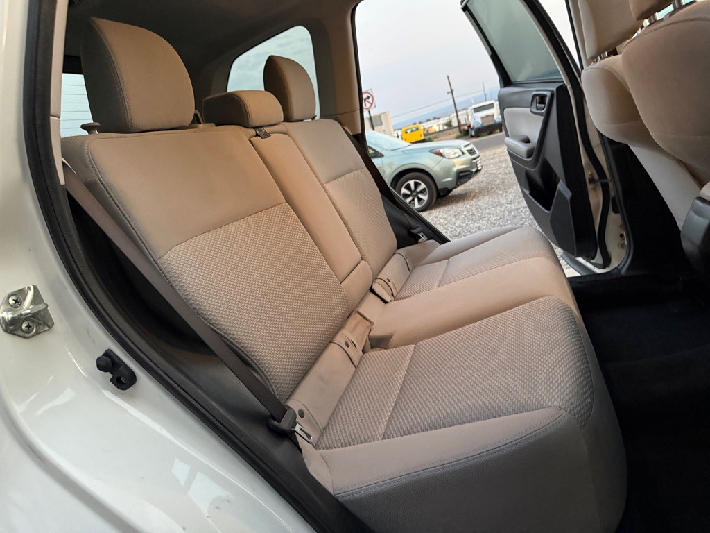 2016 Subaru Forester Image 9