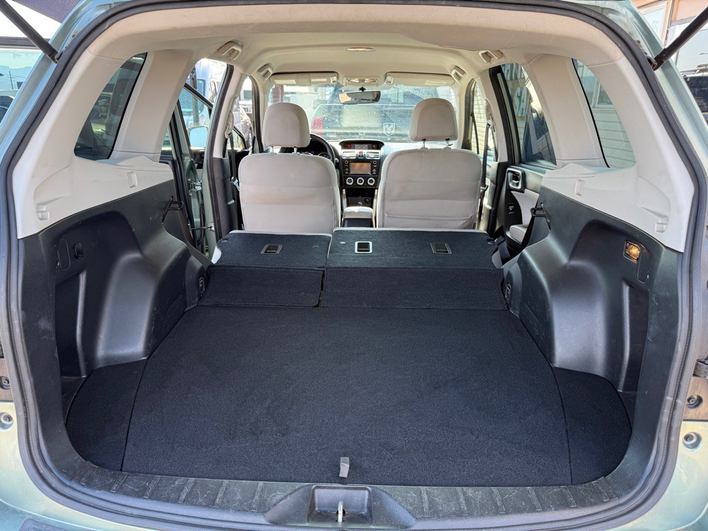 2018 Subaru Forester Image 12
