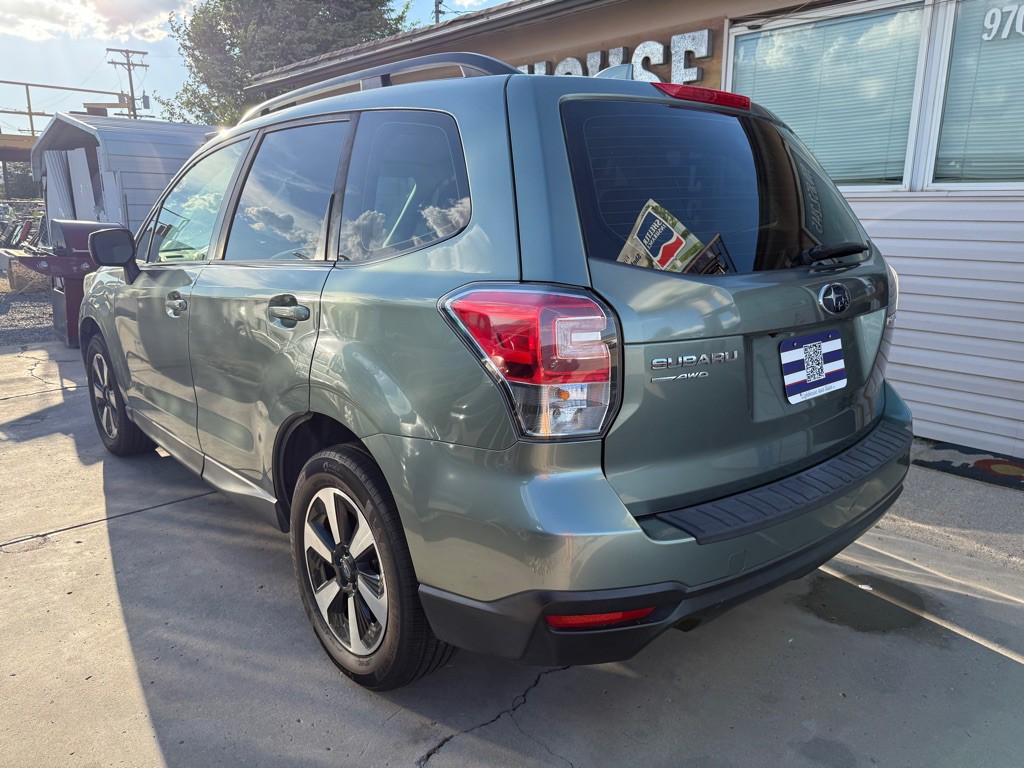 2018 Subaru Forester Image 2