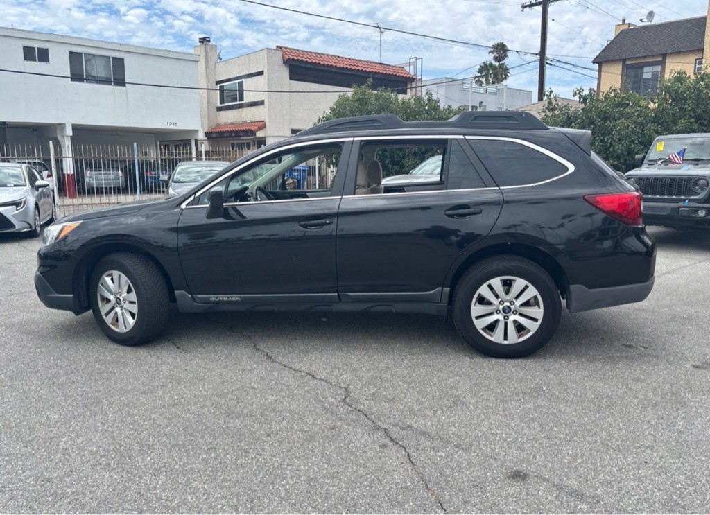 2017 Subaru Outback Image 2