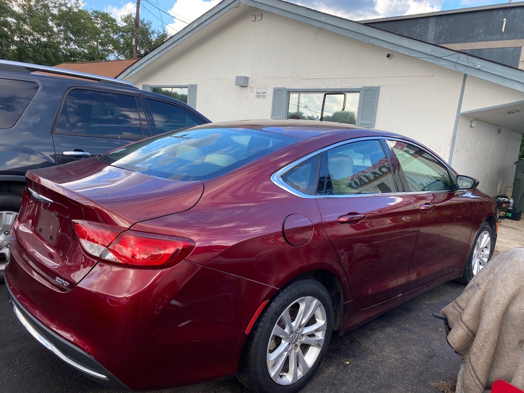 2016 Chrysler 200 Image 2