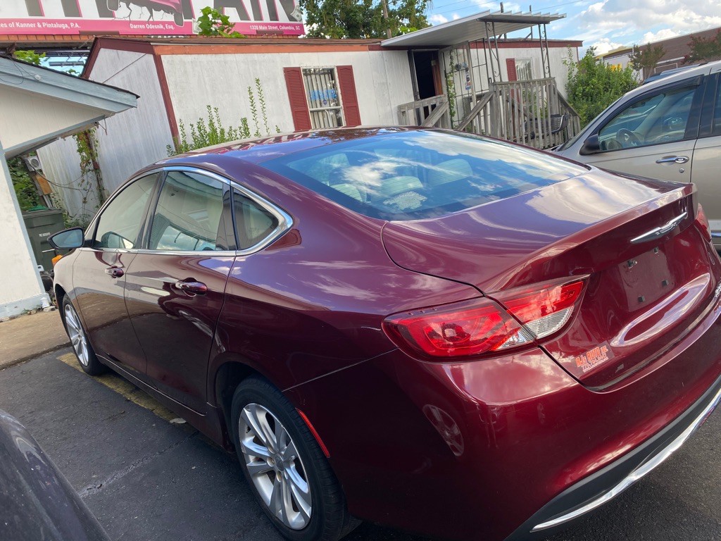 2016 Chrysler 200 Image 5