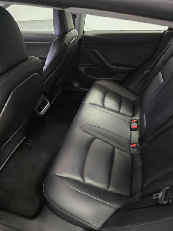 2019 Tesla Model 3 Image 8