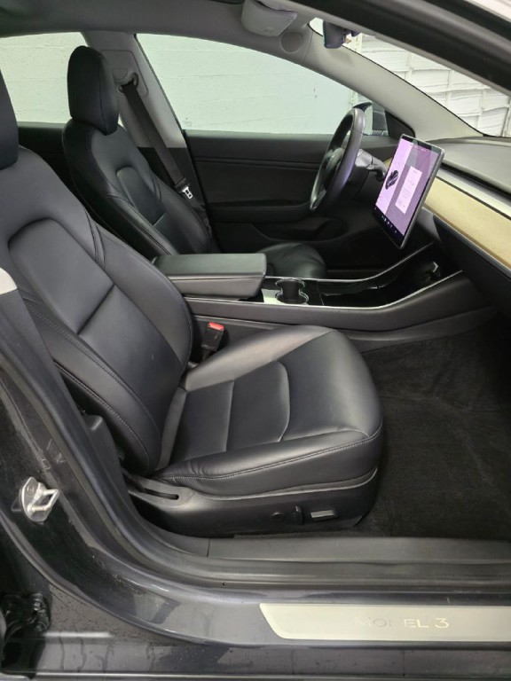 2018 Tesla Model 3 Image 8