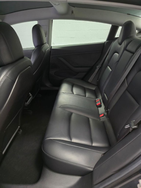 2018 Tesla Model 3 Image 9