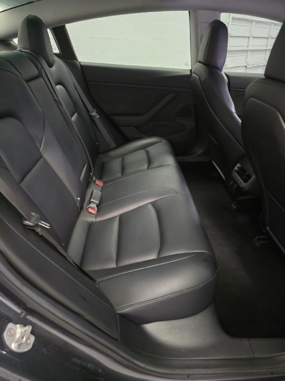 2018 Tesla Model 3 Image 10