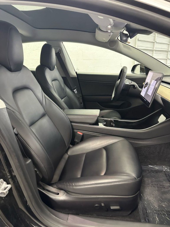 2020 Tesla Model 3 Image 8