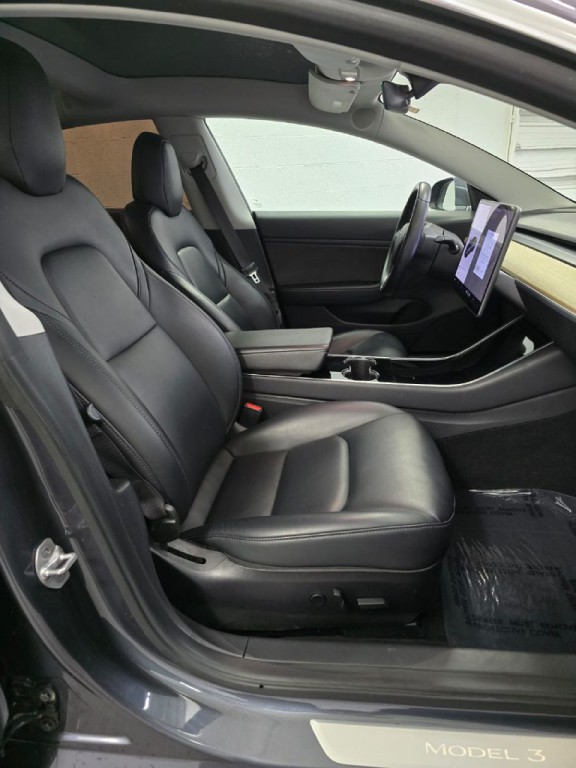 2019 Tesla Model 3 Image 8