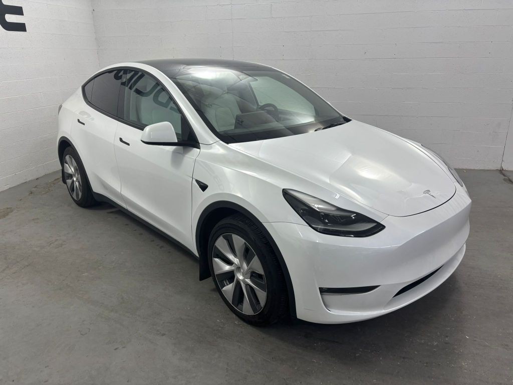 2023 Tesla Model Y Image 3