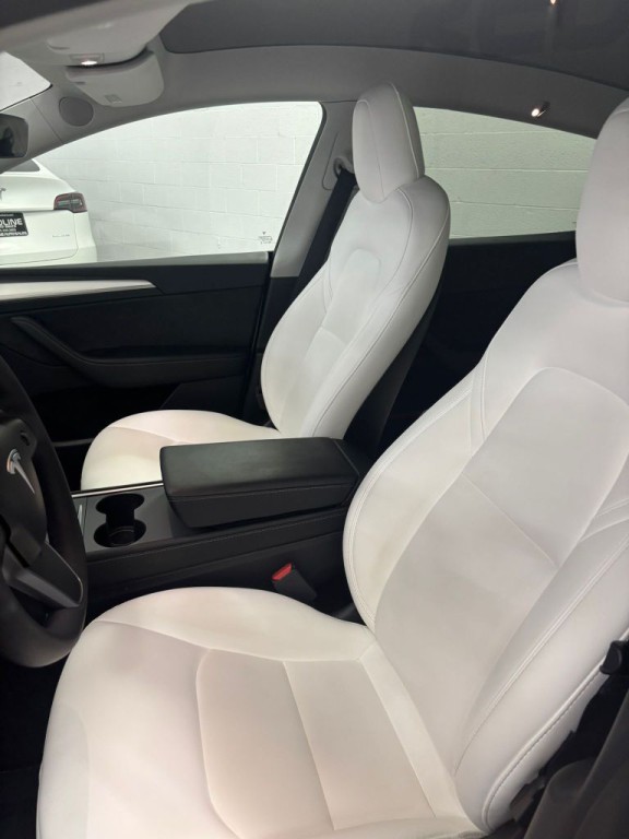 2023 Tesla Model Y Image 4