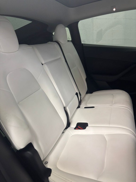 2023 Tesla Model Y Image 7