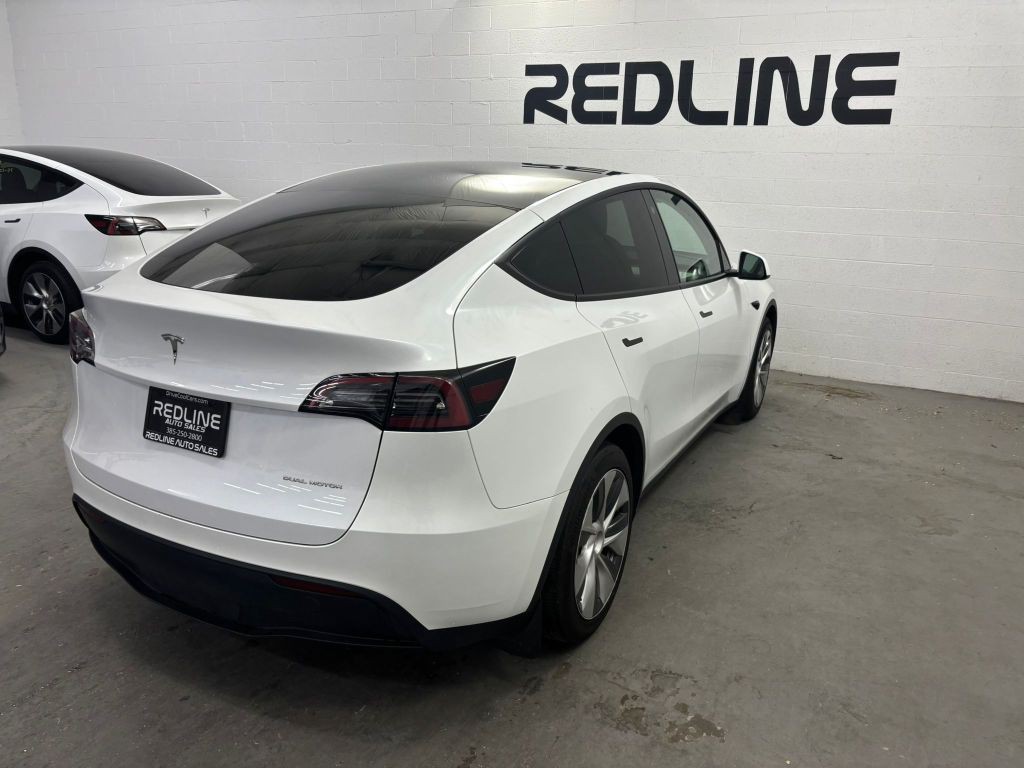 2023 Tesla Model Y Image 11