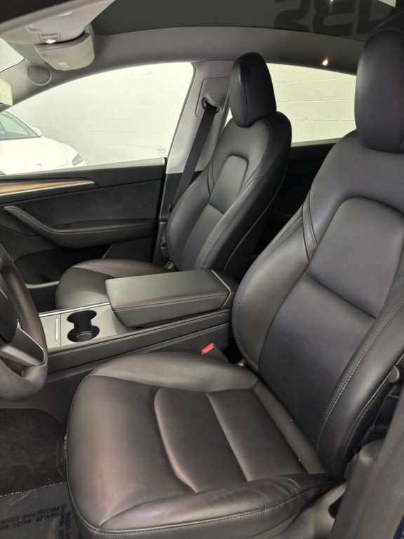 2024 Tesla Model Y Image 4
