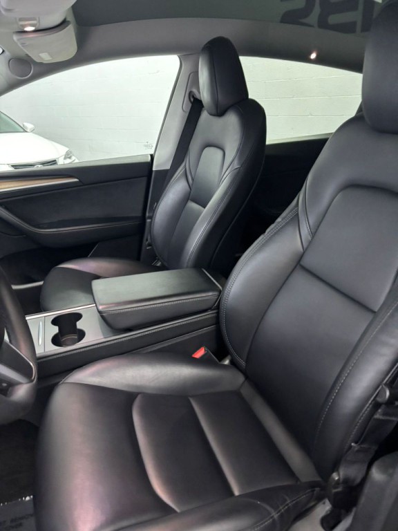 2023 Tesla Model Y Image 4