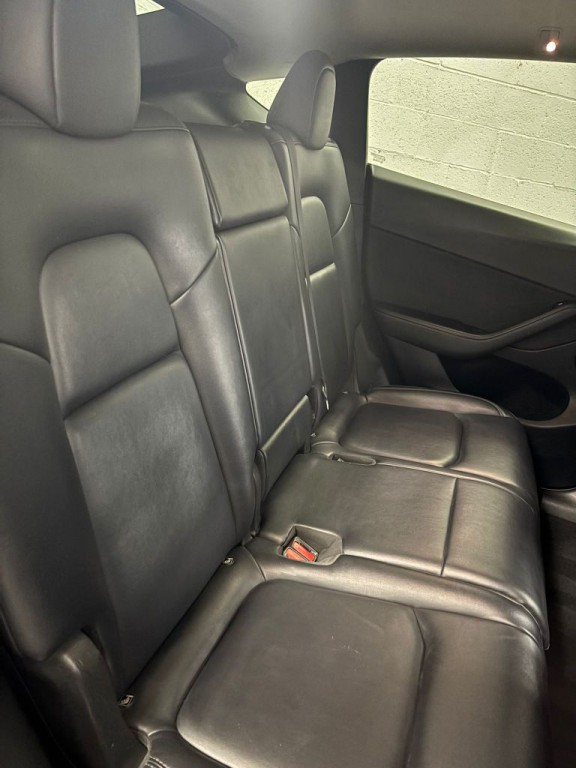 2023 Tesla Model Y Image 7