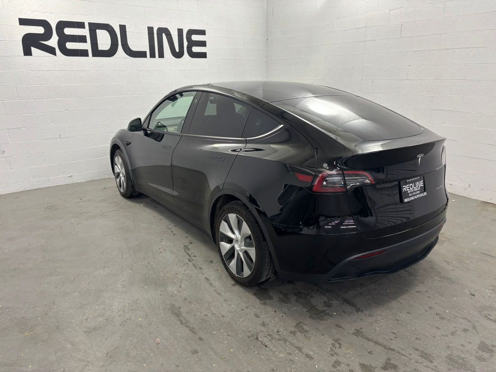 2023 Tesla Model Y Image 10