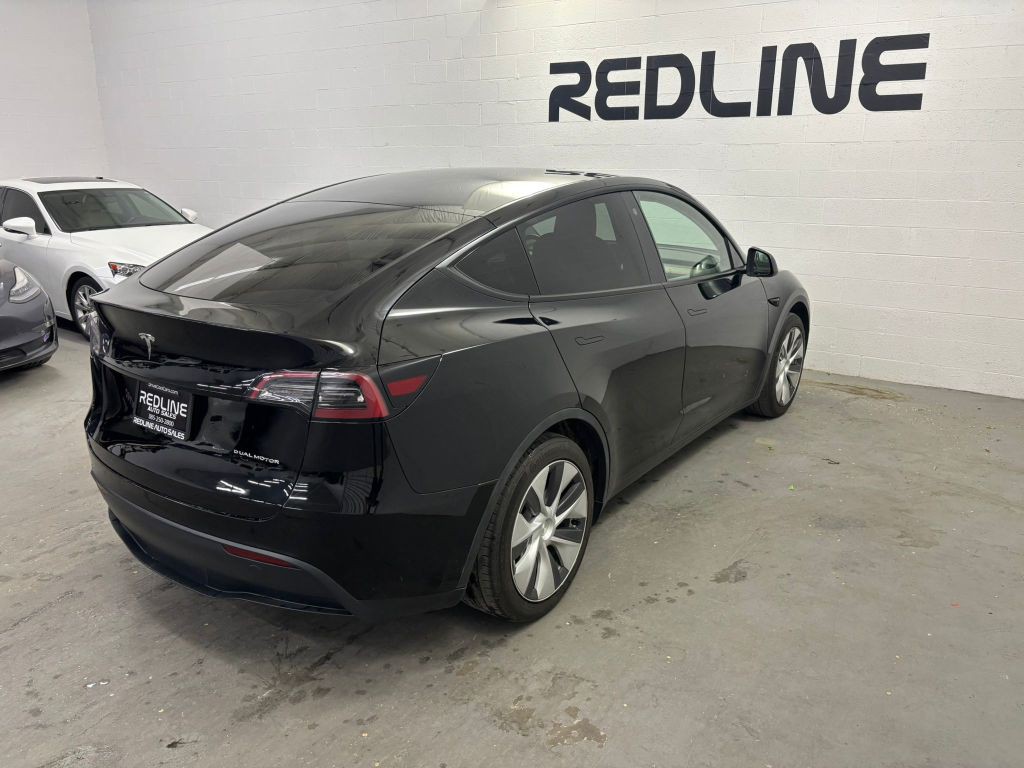 2023 Tesla Model Y Image 11