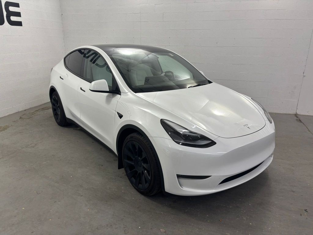 2023 Tesla Model Y Image 3